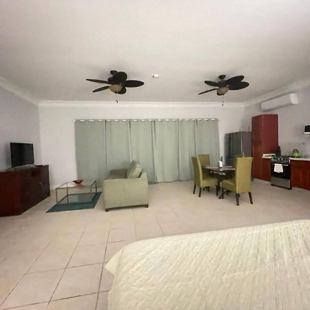 Sandpiper Beach Apartments شاطئ بالم المظهر الخارجي الصورة