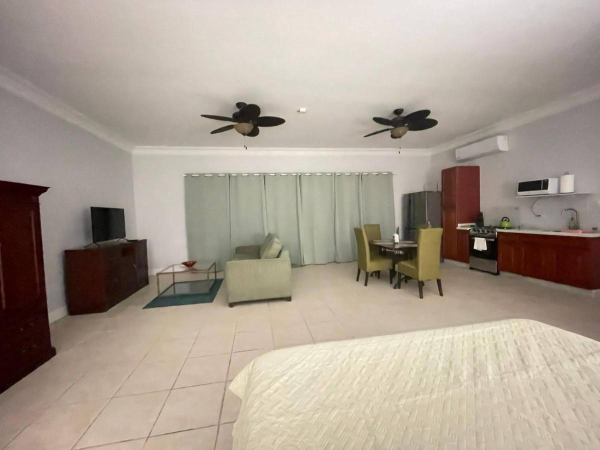 Sandpiper Beach Apartments شاطئ بالم المظهر الخارجي الصورة
