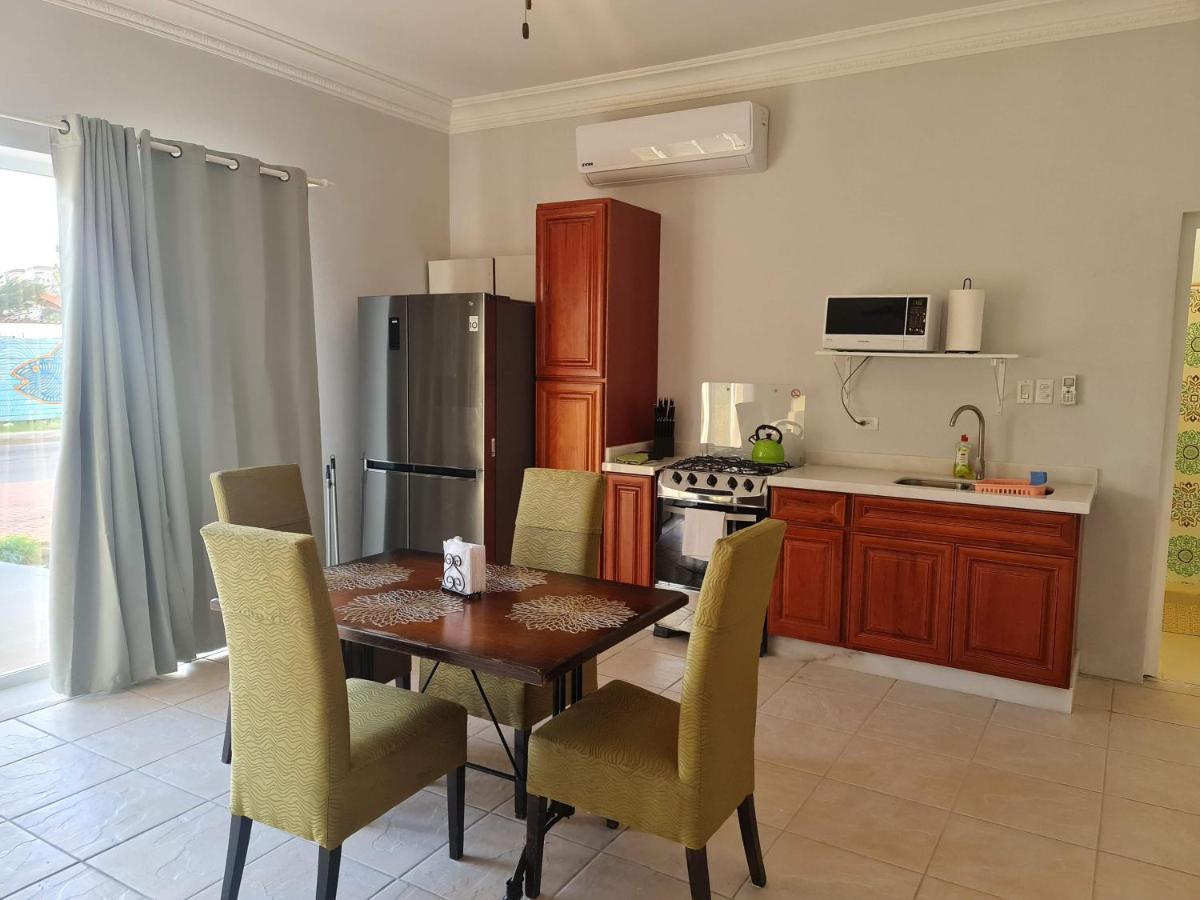 شاطئ بالم Sandpiper Beach Apartments المظهر الخارجي الصورة