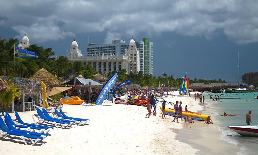 Sandpiper Beach Apartments شاطئ بالم المظهر الخارجي الصورة